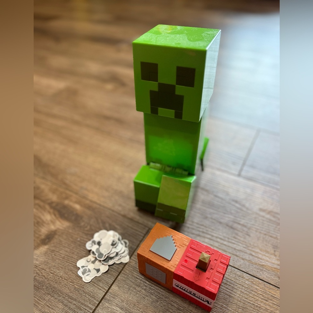 Minecraft Exploding Creeper Toy w/ Remote